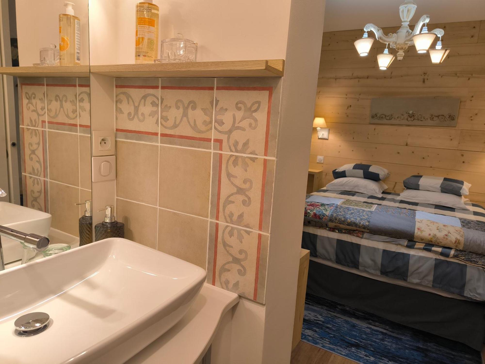 La Frenaie Bed & Breakfast Saint-Cyr-sur-le-Rhone Exterior photo